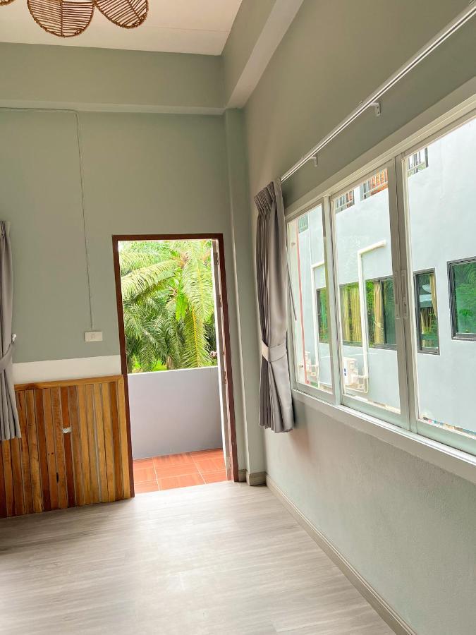 Private Room With Share Bathroom At Little Wild House Khaosok Khao Sok National Park Екстер'єр фото
