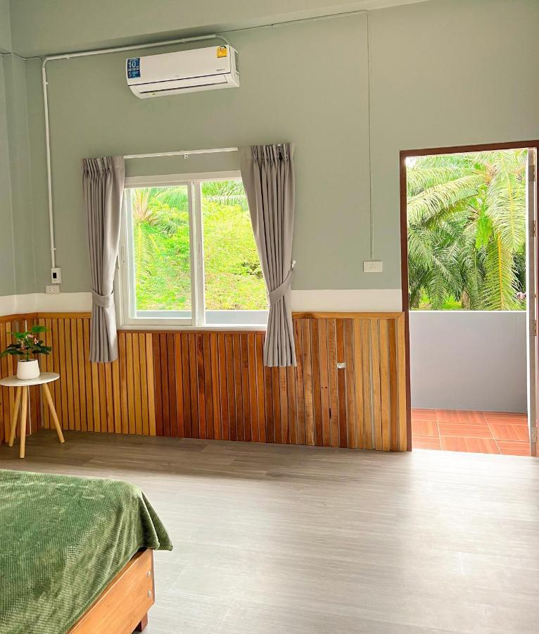 Private Room With Share Bathroom At Little Wild House Khaosok Khao Sok National Park Екстер'єр фото