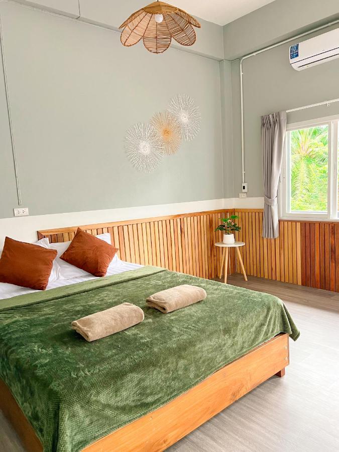 Private Room With Share Bathroom At Little Wild House Khaosok Khao Sok National Park Екстер'єр фото