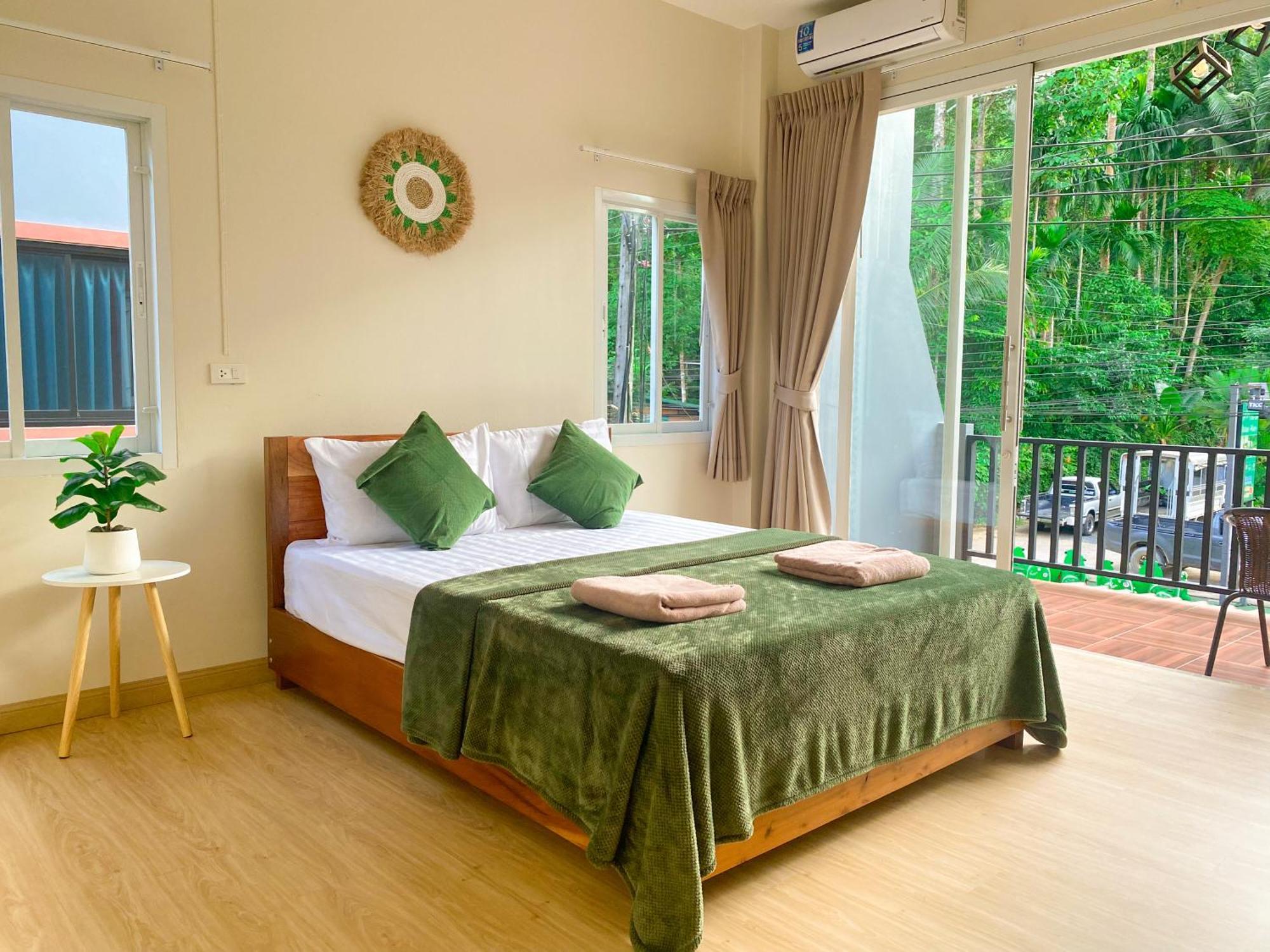 Private Room With Share Bathroom At Little Wild House Khaosok Khao Sok National Park Екстер'єр фото